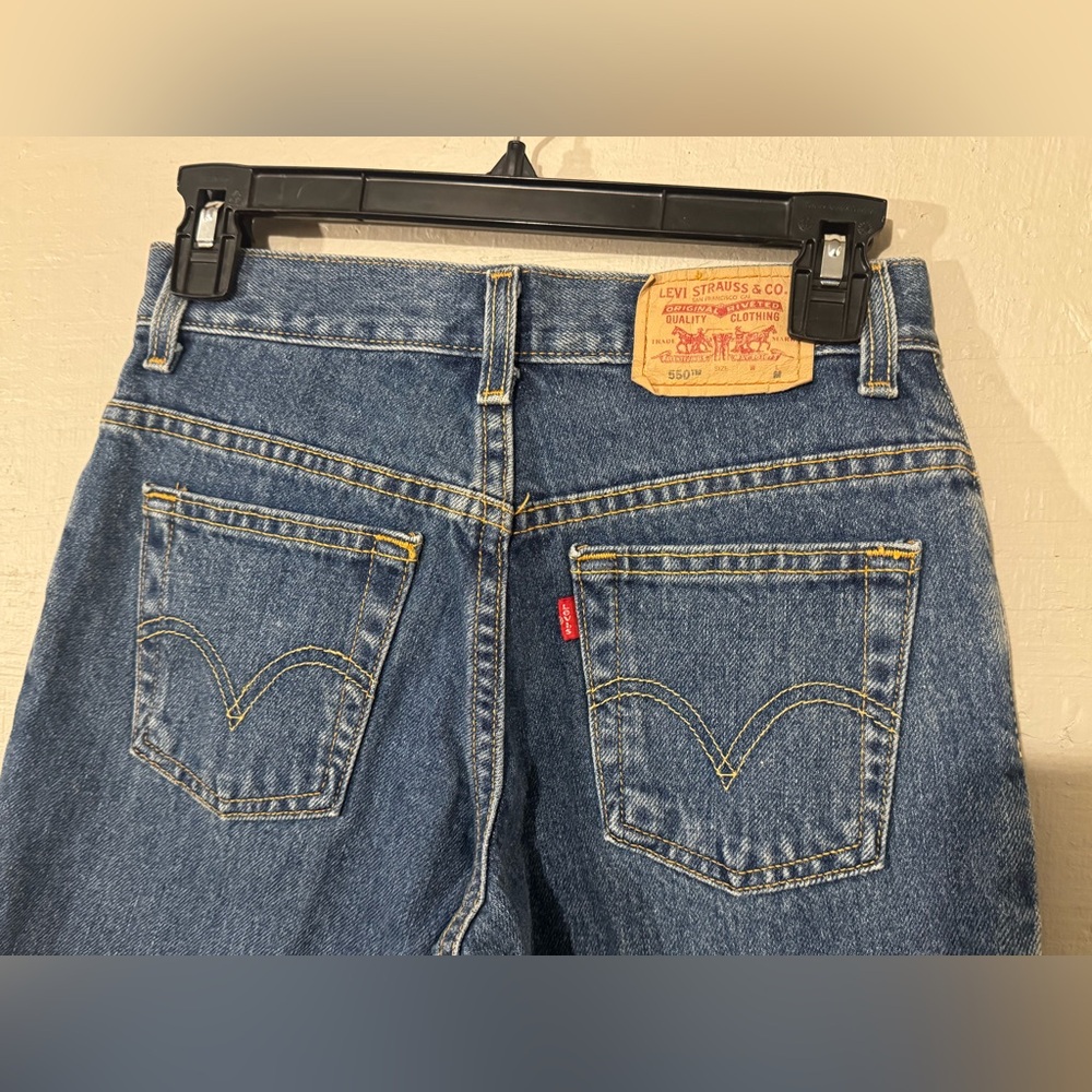 Levi's Women's Relaxed Jeans Size 2M - Picture 3 of 4